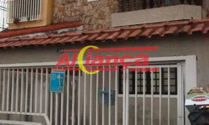 Linda casa no Gopouva com 3 Dormitórois, sendo 1 suíte, 2 vagas e dependência