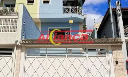 Sobrado de 180m² com 3 Suítes, 2 Vagas e Ar Condicionado ? Aceita Permuta e Financiamento