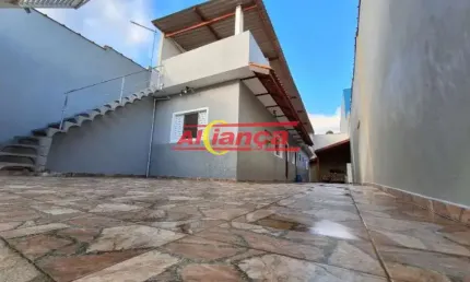 Casa com 2 Dormitórios, 1 Suíte e 2 banheiros com 5 vagas em Guarulhos