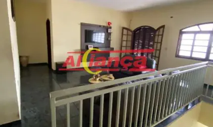 Oportunidade Única no Paraventi: Imóvel com Duas Casas e Salão Comercial!