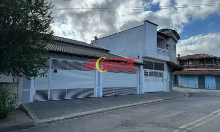Linda Casa 3 dormitórios e com 1 suíte e closet  Jardim Cumbica - Próximo a Karina Plásticos
