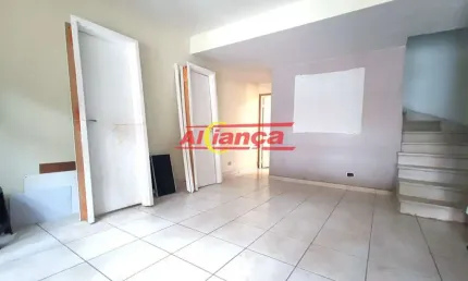 Sobrado à Venda no Jardim Santa Mena - Amplo, 3 Dormitórios, 3 Banheiros, Próximo à Avenida Timóteo