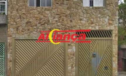 Casa para alugar com 2 quartos, sala, cozinha, armários embutidos, fogão, quintal com churrasqueira