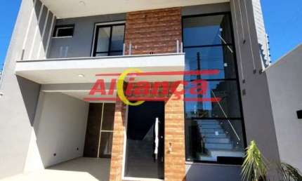 Sobrado  com 3 suítes, 3 vagas e Piscina- Res. e Com. Guarulhos.- Guarulhos-SP.