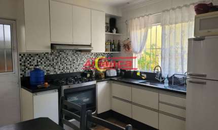 Casa Guarulhos Jardim Leila de 3 dormitórios e suíte próximo ao Bosque Maia