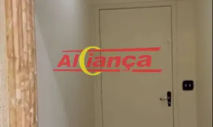 Apartamento com o excelente planta e bem localizado