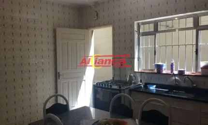 Oportunidade Imperdível no Jardim Aida, Guarulhos! Lindo sobrado de 4 quartos, super espaçoso!