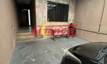 Sobrado à venda 3 Quartos, sendo uma suíte - Vagas no Jardim Vila Galvão