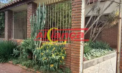 Lindo Sobrado 4 Quartos, sendo 1 Suíte, 350m² - 6 vagas no Jardim Vila Galvão