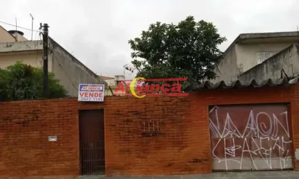 Sobrado residencial com 4 quartos/ dormitórios amplos, 6 vagas de garagem, localizado no Jaçanã .