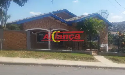 Casa em atibaia, 03 dorm, 02 suites, 10 vagas, 464 metros