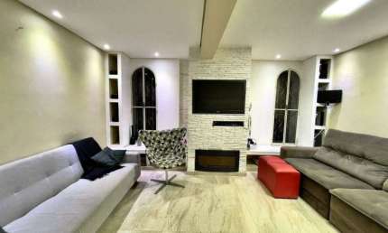Sobrado a venda com 152m² - 4 dormitorios no Jardim Maia