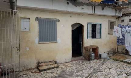 CASA COM  4  CASAS NO MESMO TERRENO TOTALIZANDO  7 QUARTOS - A VENDA, 140M² - JARDIM ANSALCA /SP