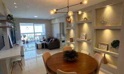 Venda Jardim Armação - Apartamento de 2 suítes, 87m² e vista mar, decorado e com varanda gourmet.