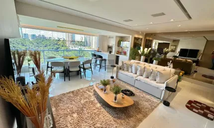 Apartamento de Luxo em Patamares, Salvador-BA: 2 quartos, 1 suíte, 110m², móveis planejados e área de lazer completa.