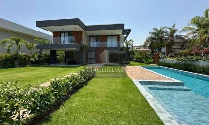Casa de Alto Luxo no Condomínio Busca Ville - 5 Suítes - Fino Acabamento - À Venda em Busca Vida