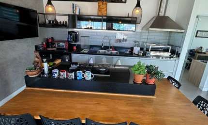 Maravilhosa Cobertura Triplex de 239m² na Pituba, Salvador-BA: 4 Quartos, 2 Suítes, Churrasqueira e Piscina na Cobertura!