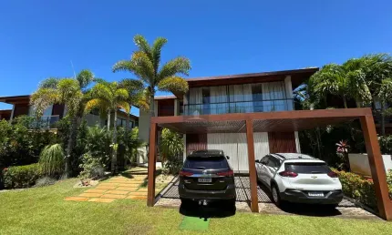 Mansão de Luxo à Venda na Praia do Forte: 5 Suítes, 654,95 m² de Puro Conforto!