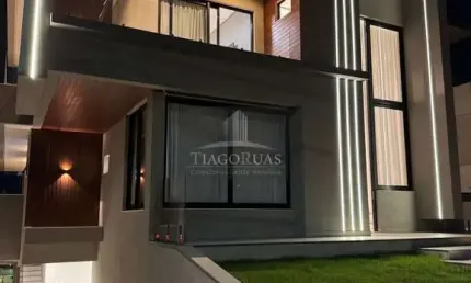 LUXO E PRIVACIDADE EM ALPHAVILLE 2: Casa de Alto Padrão com 4 Suítes, Espaço Gourmet e Piscina por R$7,6 Mi em Salvador-BA