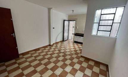 Casa com 3 dormitórios para alugar, 140 m² por R$ 3.590,00 - Santa Maria - Santo André/SP