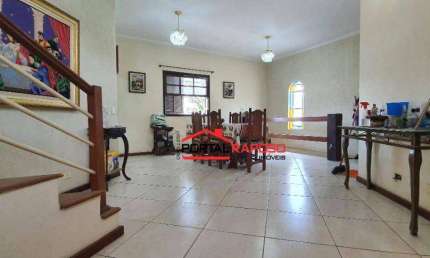 Casa com 3 dormitórios à venda, 217 m² por R$ 620.000,00 - Granja Viana - Cotia/SP