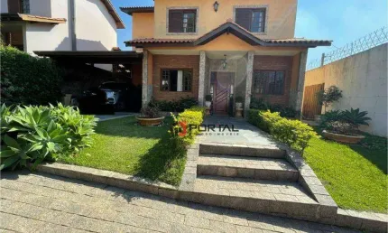 Casa com 3 dormitórios à venda, 250 m² por R$ 1.400.000,00 - Granja Viana - Carapicuíba/SP