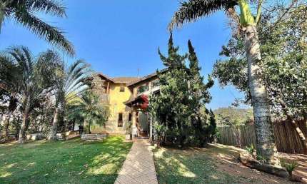 Casa com 4 quartos à venda, 240 m² por R$ 1.300.000 - Granja Viana - Carapicuíba/SP
