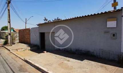 Casa de esquina  bem localizada no Residencial Real Conquista. codigo: 79533