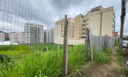 Terreno de 699 m² próximo ao Hospital Escola - bairro Santa Catarina