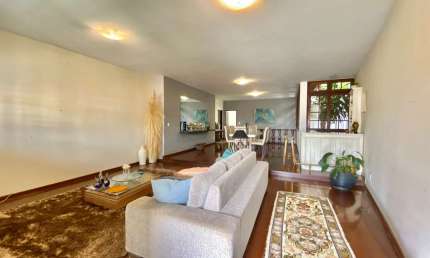 Casa de 4 quartos com perfil comercial muito bem localizada no bairro Granbery