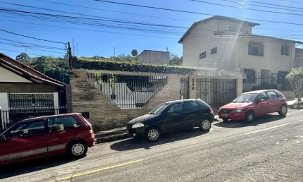 Casa com 4 quartos à venda na Rua Trieste Trentini, Vale do Ipê, Juiz de Fora