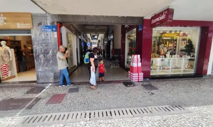 Oportunidade de Aluguel: 2 Lojas Comerciais na Galeria Constança Valadares