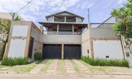 Charmosa casa duplex à venda no Cond. São Lucas no bairro São Pedro