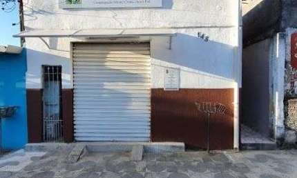 Casa terrea com 4 comodos e um banheiro a venda  com Salão  comercial em Suzano!
