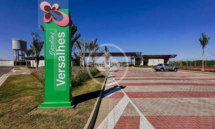 Terreno à venda no Jardins Versalhes codigo: 125791