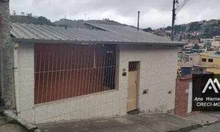Casa com 4 dormitórios à venda, 120 m² por R$ 215.000,00 - Santa Cândida - Juiz de Fora/MG