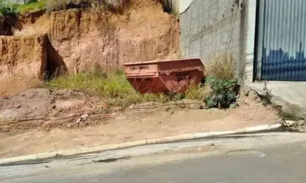 Terreno à venda, 240 m² por R$ 92.000,00 - Terras Altas - Juiz de Fora/MG