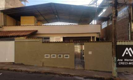Casa com 3 dormitórios à venda, 144 m² por R$ 300.000,00 - Bandeirantes - Juiz de Fora/MG