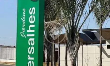 Terreno à venda no Jardins versalhes, em Aparecida de Goiânia-GO. codigo: 113869