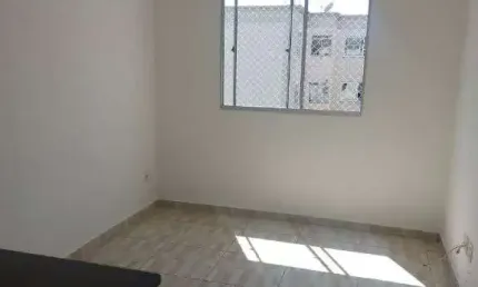 Apartamento Medio com 2 dormitorios, em bom estado de conservacao, condominio fechado, bem localizado a 1,9 km da Av. Jacu Pessego
