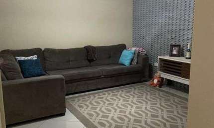 Linda casa com 3 dormitorios (1 suite), quintal, varanda, vaga de garagem coberta toda reformada em otimo estado de conservacao