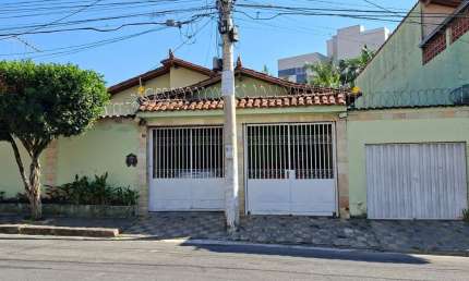 Casa com 3 quartos à venda na Rua Emídio Furtado, Letícia, Belo Horizonte