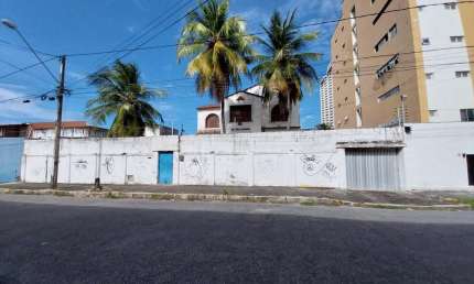 (CA8241) Casa localizada no Centro, medindo 681,50m²