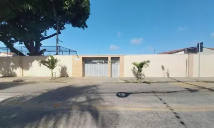 (ca8245) uma casa medindo 47,55m² localizada na messejana