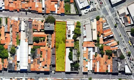 Terreno Comercial p/ Locação e Venda no Benfica de 2.450m².