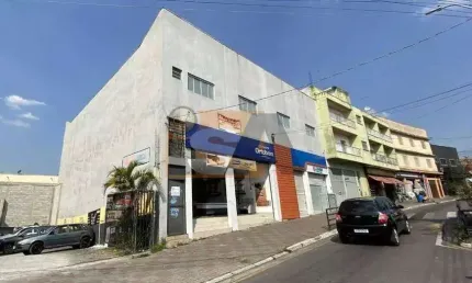Salão Comercial de 400m² em sobreloja no Centro de Ferraz de Vasconcelos.