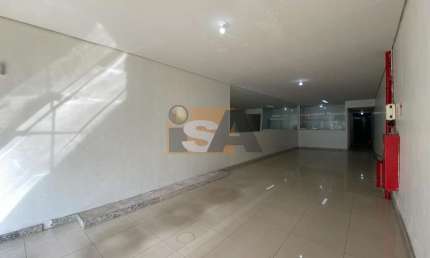 Salão Comercial de 200m² com 11 salas no Centro de Itaquaquecetuba/SP.