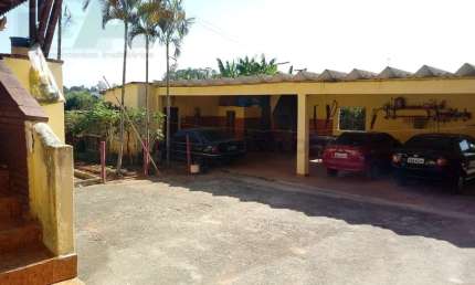 Casa com 3 quartos para alugar na Avenida Deputado Castro de Carvalho, 624, Vila Júlia, Poá