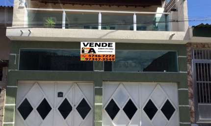 Casa com 4 quartos à venda na Rua José Batista de Aguilar, 83, Vila Perracini, Poá
