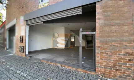 Salão Comercial na Rua Tiradentes, no centro de Suzano/SP.